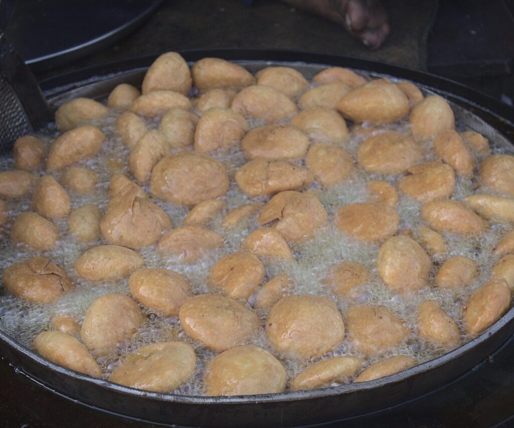 kachori making