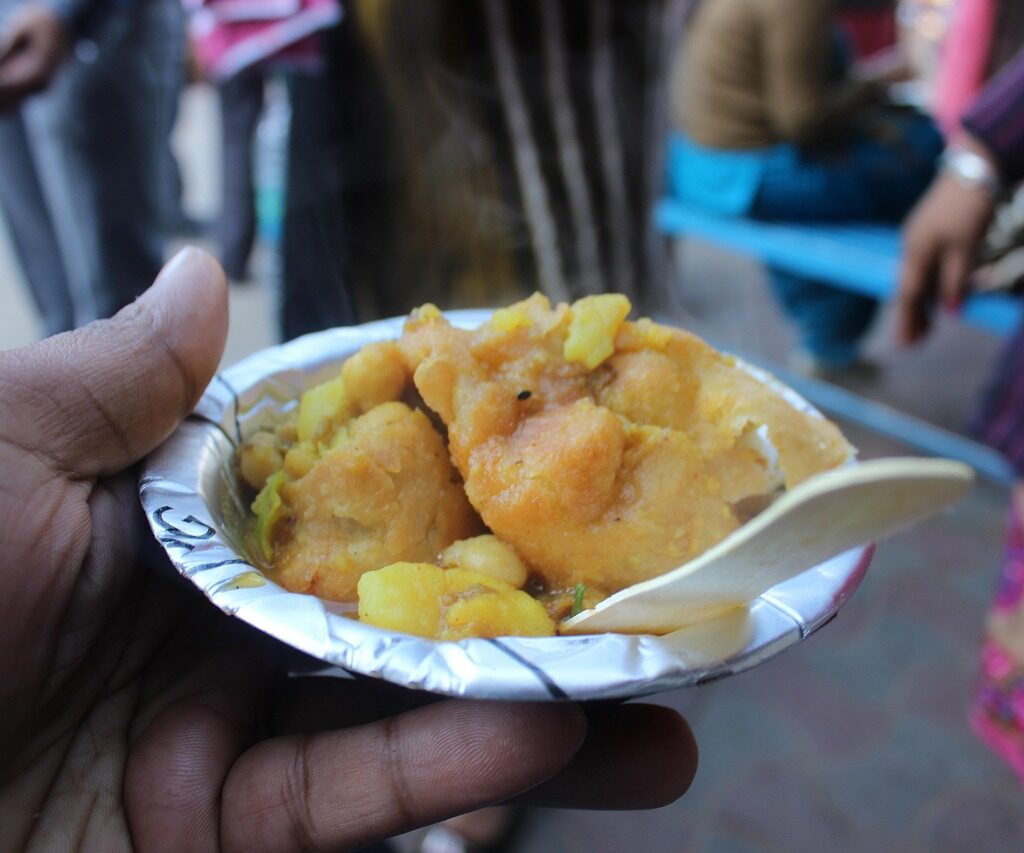 kachori with sabji
